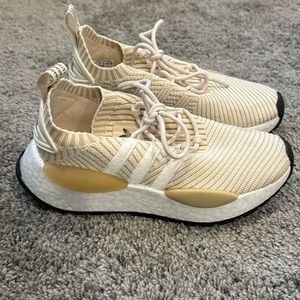 Lightly worn adidas tennis shoes